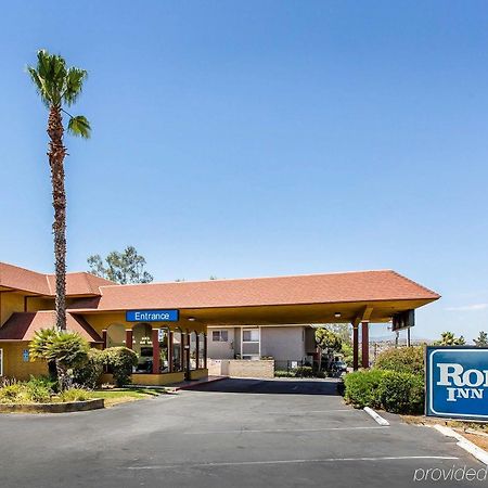 Rodeway Inn & Suites Canyon Lake-Menifee West Екстер'єр фото